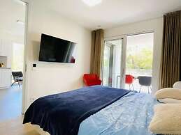 Lux Green Flat in Center-Parking&Terrace