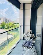 Cosy 1 bedroom in City Center w Terrace