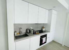 Cosy 1 bedroom in City Center w Terrace