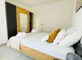 Cosy 1 bedroom in City Center w Terrace