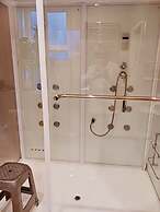 Kingslanding Spa & Holiday Home