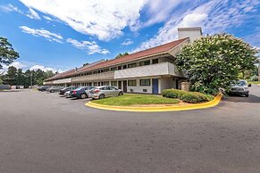 Econo Lodge Charlotte Airport