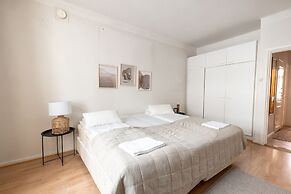 2ndhomes Spacious Studio in the Center