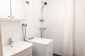 2ndhomes Spacious Studio in the Center