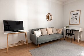 2ndhomes Spacious Studio in the Center