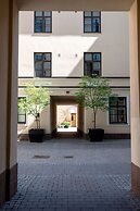 2ndhomes Spacious Studio in the Center