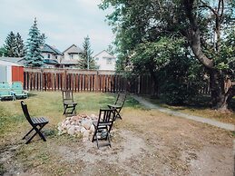 Family House with Httb Playgr BBQ Firept