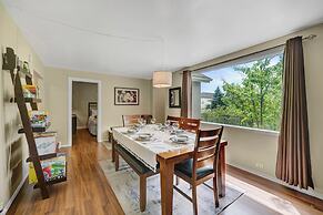 Family House with Httb Playgr BBQ Firept