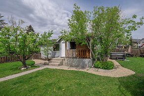 Family House with Httb Playgr BBQ Firept