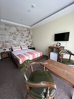 QUEEN CİTY HOTEL AND BUNGALOV