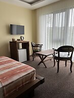 QUEEN CİTY HOTEL AND BUNGALOV