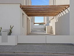 Sanders Mythical Blue - Chic 4 bdr Villa With Pool