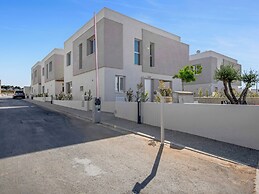 Sanders Mythical Blue - Chic 4 bdr Villa With Pool