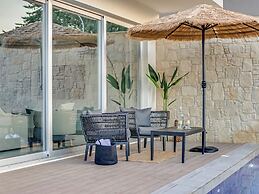 Sanders Mythical Blue - Chic 4 bdr Villa With Pool