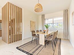 Sanders Mythical Blue - Chic 4 bdr Villa With Pool