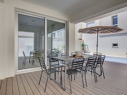 Sanders Mythical Blue - Nice 4 bdr Villa With Pool