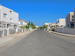 Sanders Mythical Blue - Nice 4 bdr Villa With Pool