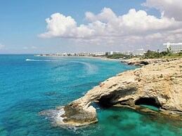 Sanders Mythical Blue - Nice 4 bdr Villa With Pool