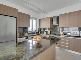 Sanders Mythical Blue - Bright 4 bdr Villa With Pool