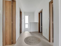 Sanders Mythical Blue - Bright 4 bdr Villa With Pool