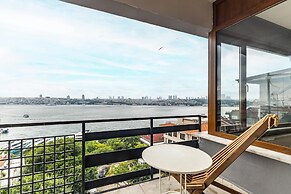 Duplex Flat w Panoramic Bosphorus View and Terrace