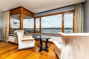 Duplex Flat w Panoramic Bosphorus View and Terrace
