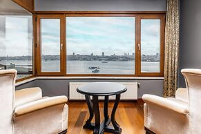 Duplex Flat w Panoramic Bosphorus View and Terrace