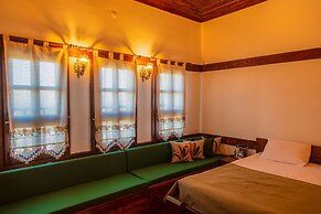 Saffronia 1900 Boutique Hotel