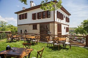 Saffronia 1900 Boutique Hotel