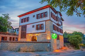 Saffronia 1900 Boutique Hotel