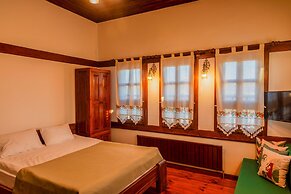 Saffronia 1900 Boutique Hotel