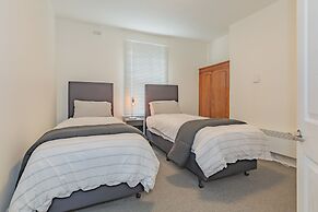 4 Bedroom House - Hobart CBD - Parking