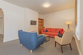4 Bedroom House - Hobart CBD - Parking