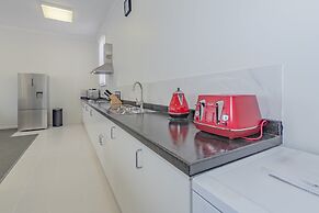 4 Bedroom House - Hobart CBD - Parking