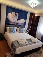 Hotel white swan