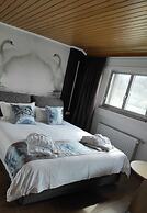 Hotel white swan