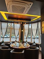 Hotel white swan