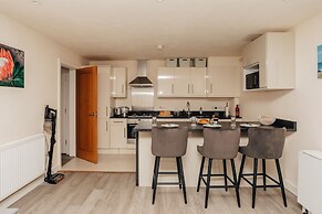 Henley Town Centre With Parking - From 110 Per Night