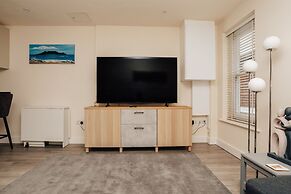 Henley Town Centre With Parking - From 110 Per Night