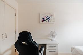 Henley Town Centre With Parking - From 110 Per Night