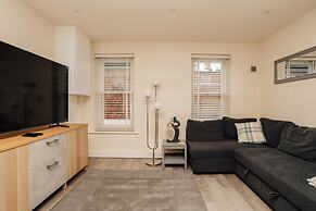 Henley Town Centre With Parking - From 110 Per Night