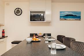 Henley Town Centre With Parking - From 110 Per Night