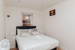 Henley Town Centre With Parking - From 110 Per Night