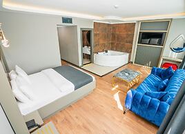 216 Ruby Suite