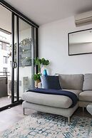 Beautiful 2BR APT With Balcony, Pool and Gym