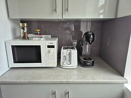 Lovely & Beautiful 2 Bed-apartment in Borehamwood