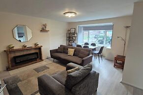 Lovely & Beautiful 2 Bed-apartment in Borehamwood