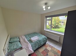 Lovely & Beautiful 2 Bed-apartment in Borehamwood