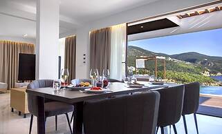 Zavia Pente in Syvota