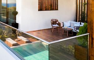 Zavia Pente in Syvota